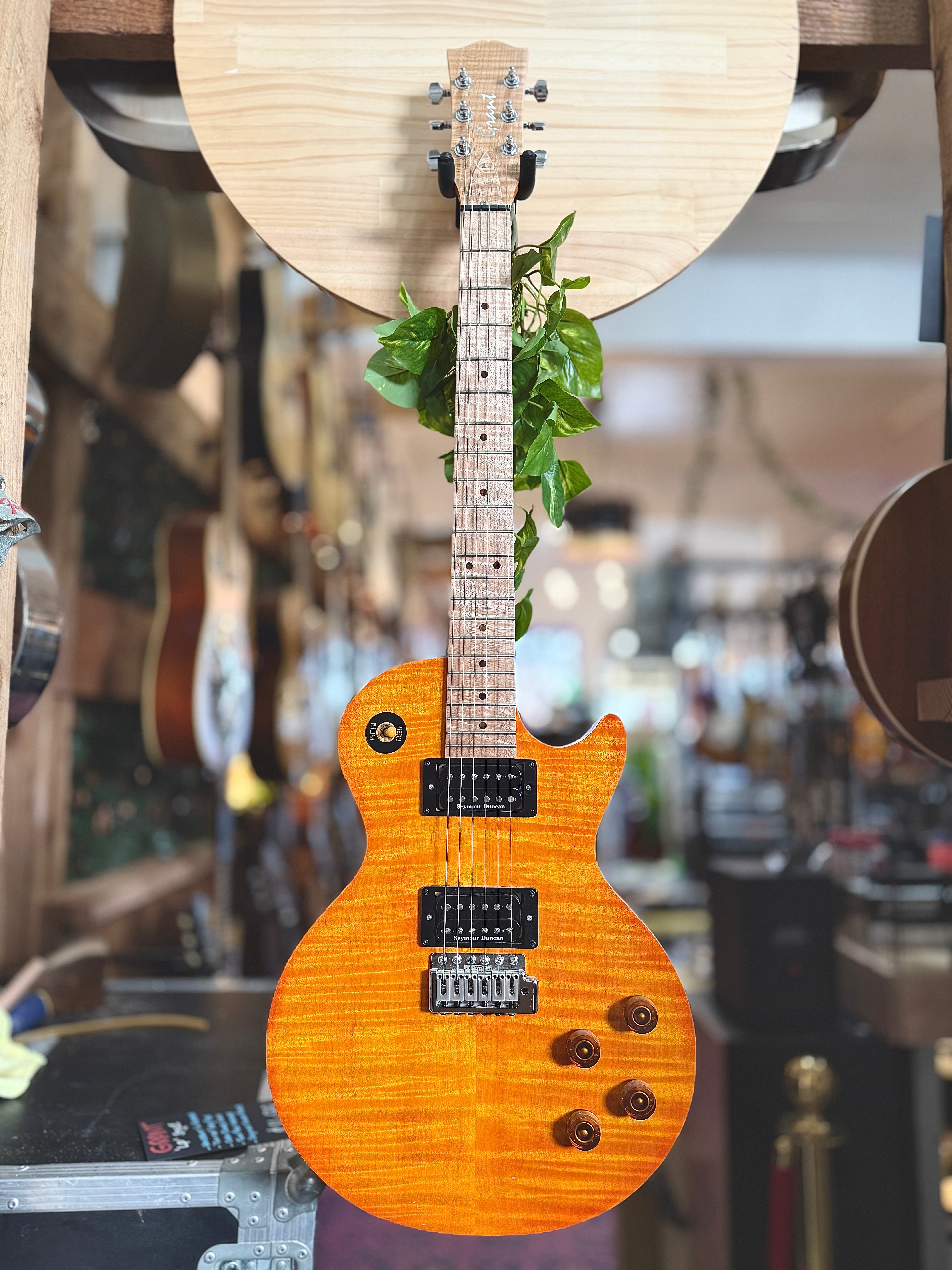 Grant | Flat Top | LP Style | Capri Orange | Made in Australia 🇦🇺 Grant | Flat Top | LP Style | Capri Orange | Made in Australia 🇦🇺
